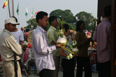 Buddhist 'flower and incense offering' ceremony