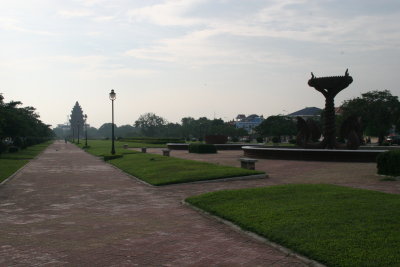 Sihanouk boulevard leading up to the Independence Monument