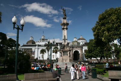 Plaza de la Independencia and the independence monument