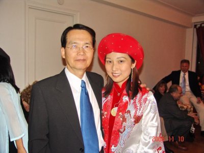 Cô dâu và thân phụ - Bride and her father