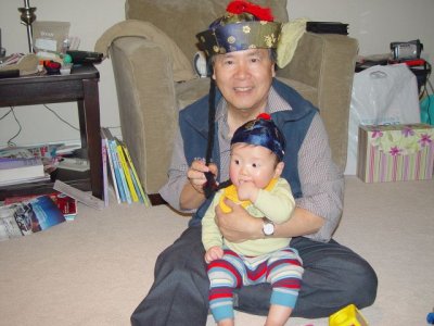 Ông nội và cháu đích tôn - Grand pa and his grand son