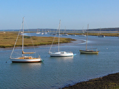 605 Yachts near Hurst Castle.jpg