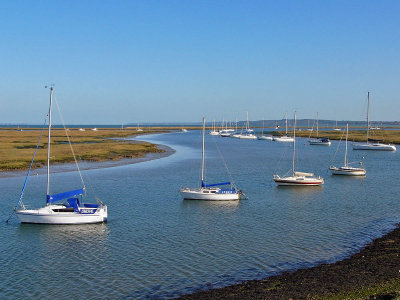 606 Yachts near Hurst Castle.jpg