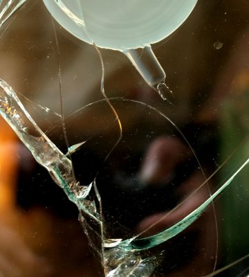 Broken glass by Marimontse