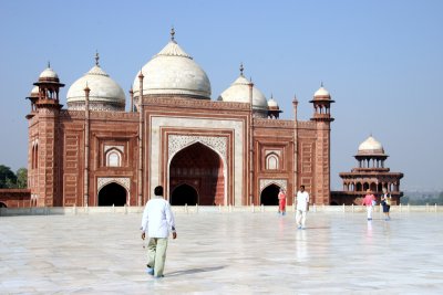  Mosque or Masjid, which stands to, the west of the Taj Mahal is reported to have been built by Isa Muhammed