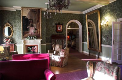 Hotel Reina Victoria.jpg