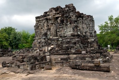 Candi Lumbung (Temple)