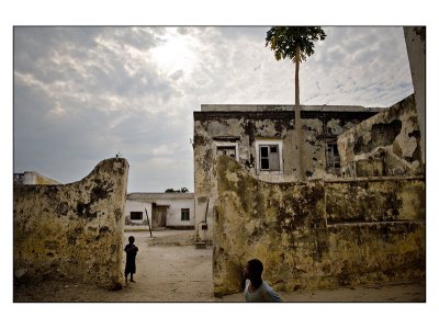 Ilha Pessoas Project : Decay In The Sky