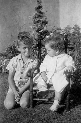 Chris & sister, 1944