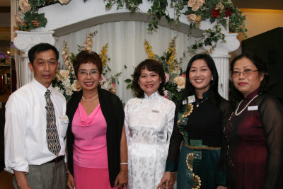 Định,Chị Ngọc Yến,Cẩm Hồng, Chị Kim Cúc,Chị Ngọc Hương