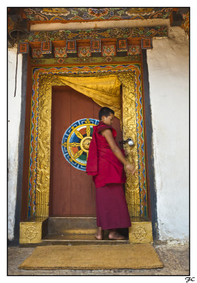 Monjes en Bhutan - Monks in Bhutan