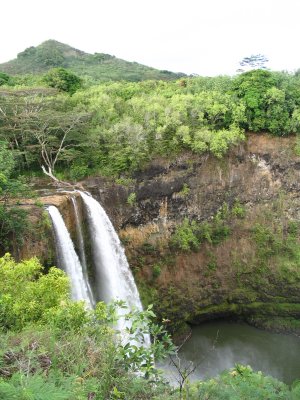 Wailua Falls three days later (notice the decreased flow!)