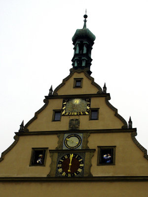 rothenburg clock.jpg