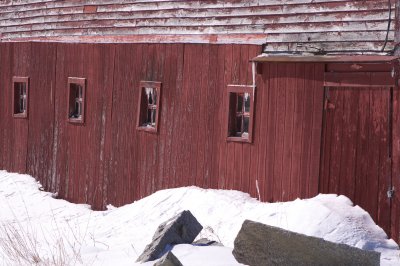 red.barn.icycles.jpg
