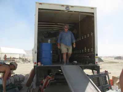 lemurians packing up