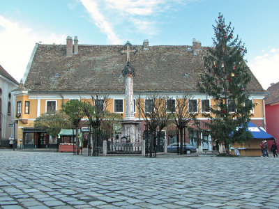 Memorial Cross and Art Gallery at Main Square (F Tr) - Szentendre