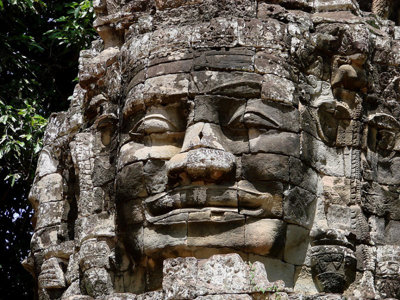 Banteay Kdei, top of entry tower (gopura) in enclosure wall