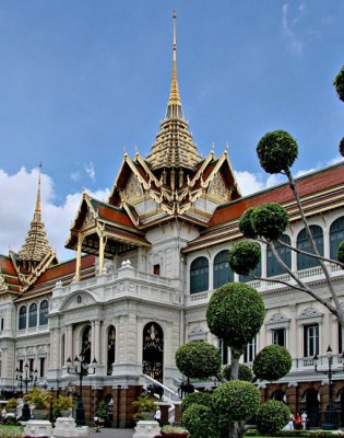 Chakri Throne Hall, side view