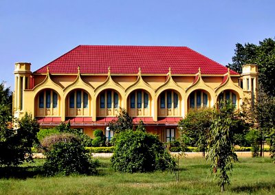 Nongkhran Samosorn Hall, side view