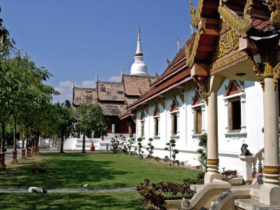 Side of the prayer hall (wihan)