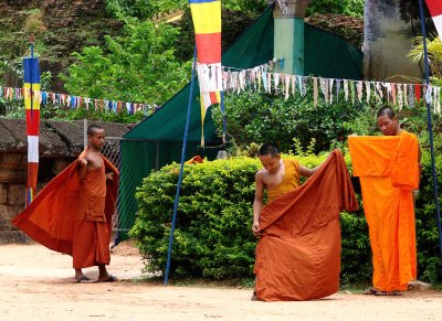 Bakong, monks getting dressed