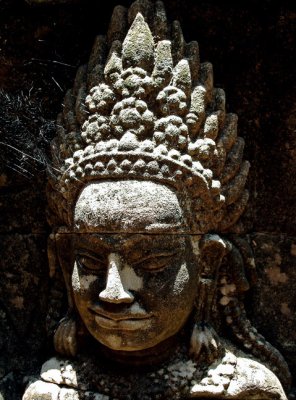 Banteay Kdei, sculpture, close up #2
