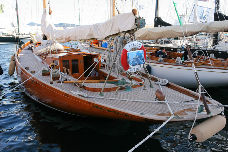 Eilidh aux Voiles de Saint-Tropez 2006, côtre marconi , plan Alfred Mylne de 1931