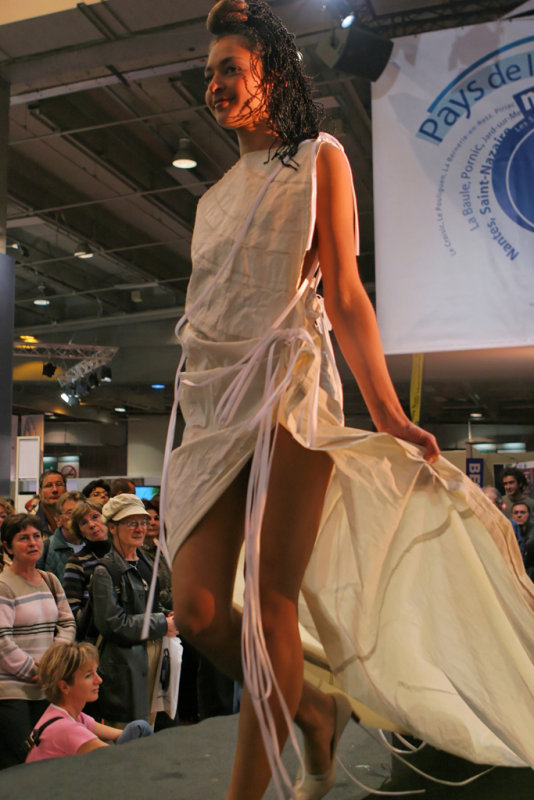 Défilé de mode Voiles et voilages au Salon Nautique de Paris