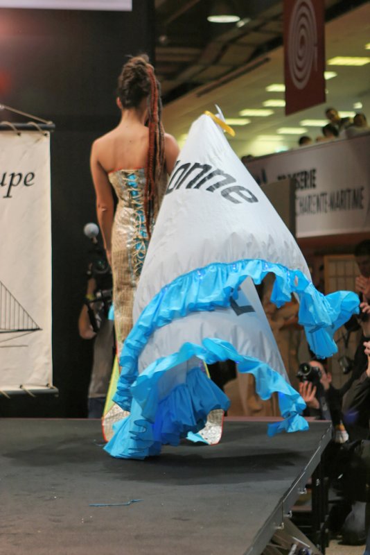 Défilé de mode Voiles et voilages au Salon Nautique de Paris