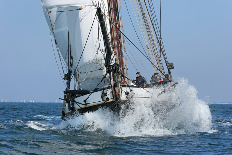 La Recouvrance sous voiles en baie de Quiberon