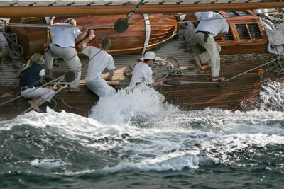 Mariquita arrive  Saint-tropez avec un vent soutenu