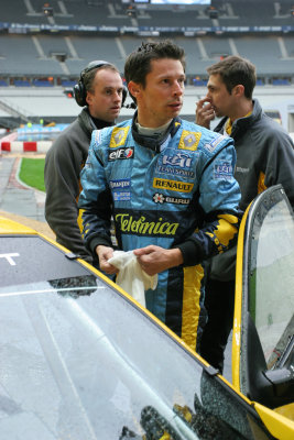 Race of Champions 2006 - Mon pilote, Jonathan Cochet, se prpare