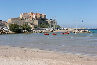 A la dcouverte de la ville de Calvi et de sa citadelle