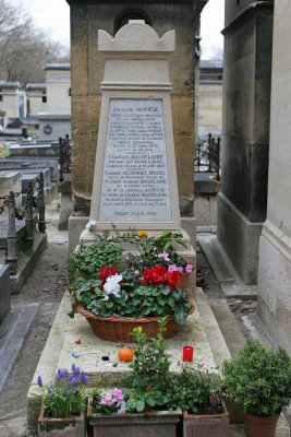 Dans le cimetire de Montparnasse - Tombe de Charles Baudelaire