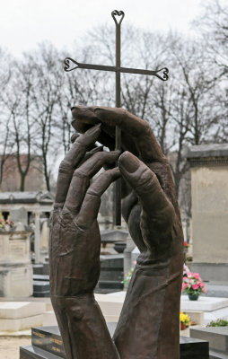 Dans le cimetire de Montparnasse