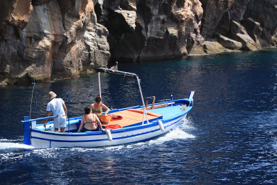 En bateau autour de l'le de Volcano