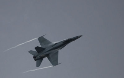 FA-18 Wing tip vortices