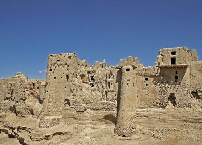 Izadkhast walled village