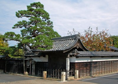 Original honjin (inn) gateway, Ena (Oi)