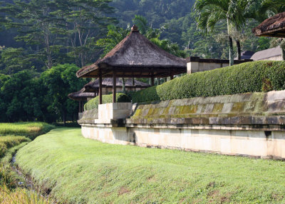 Amanjiwo suites overlooking paddy