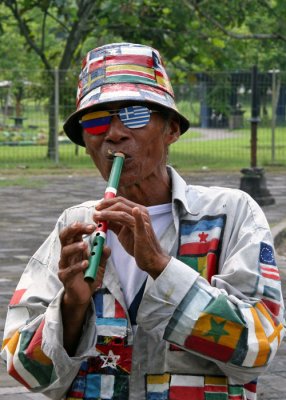 Busker at Prambanan