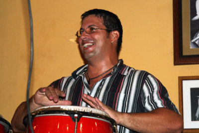 Amazing percussionist, Hotel O'Farrill