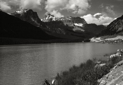 Lower Waterfowl Lake, E of Columbia Icefields