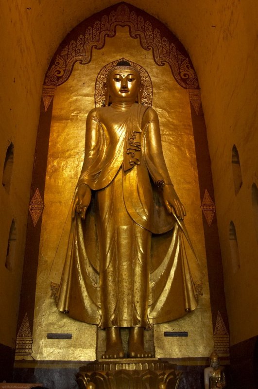 Buddha image in Ananda Temple
