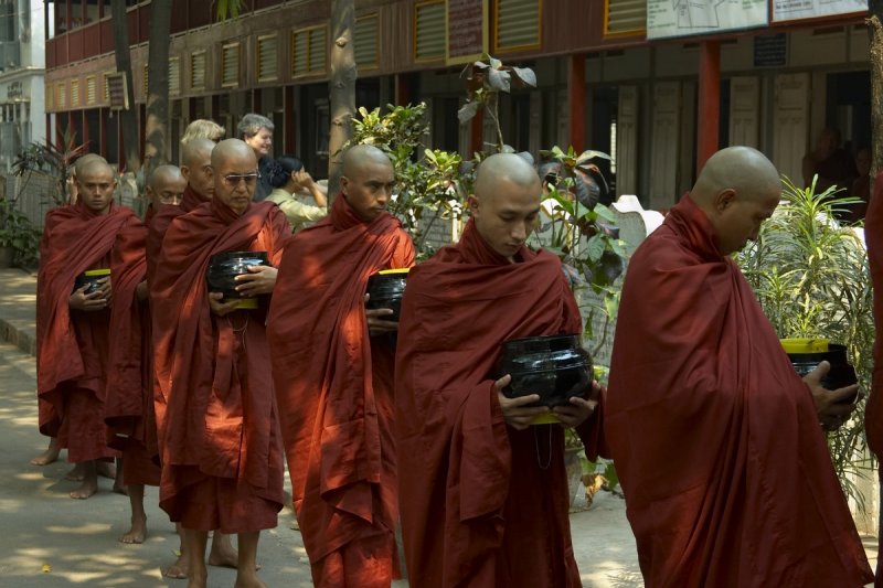 Monks with donations, Managandayon monastery