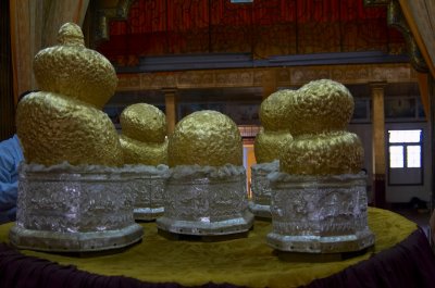 Buddha images, Phaung Daw Oo Pagoda
