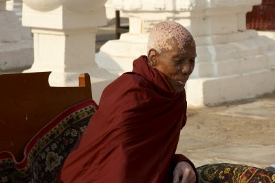 Monk, Shwesigon Pagoda