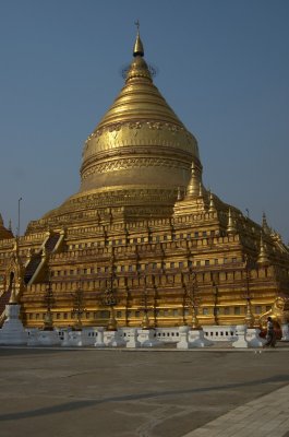 Shwezigon Pagoda, Bagan