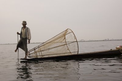 leg rower, Inle Lake