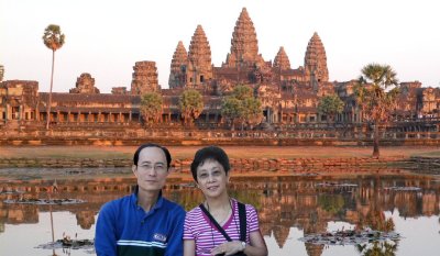 Pair in front of Angkor.jpg